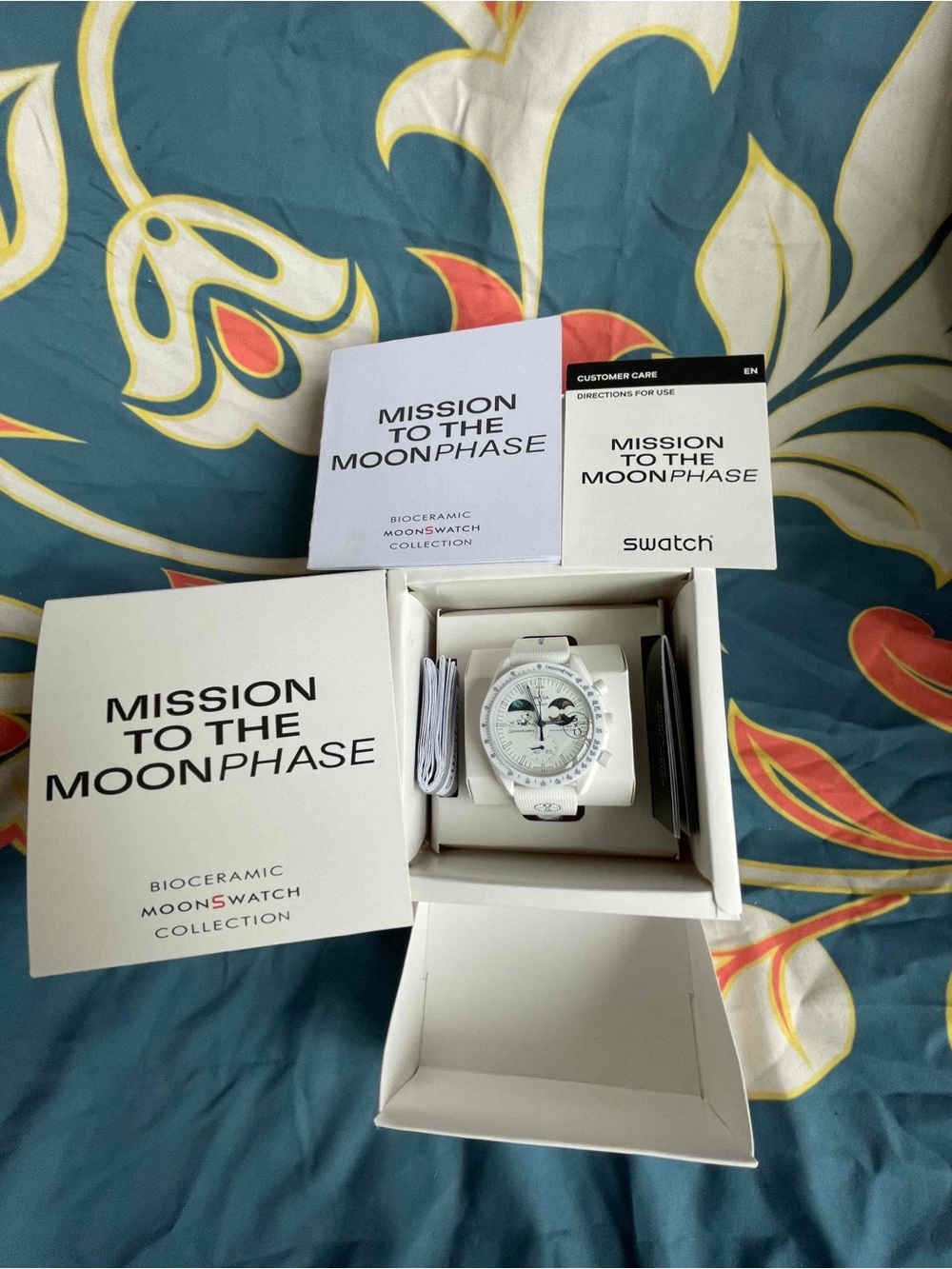 NWOT Omega x Swatch Mission to Earthphase Moonshine Gold Snoopy Cold Moon Full